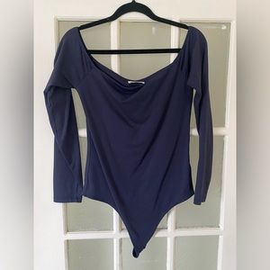 ARITZIA COUNTOUR OFF THE SHOULDER BODYSUIT, NAVY, SIZE LARGE